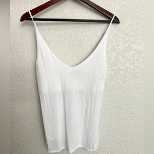 Vici white tank